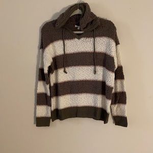 Maurices sweater
